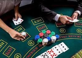 Tampilan meja kasino langsung koboy89 dengan dealer nyata di layar